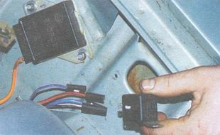 ВАЗ-2106 реле вентилятора радиатора