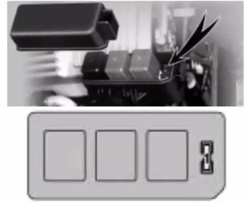 Lexus RX300 фото маленький блок предохранителей