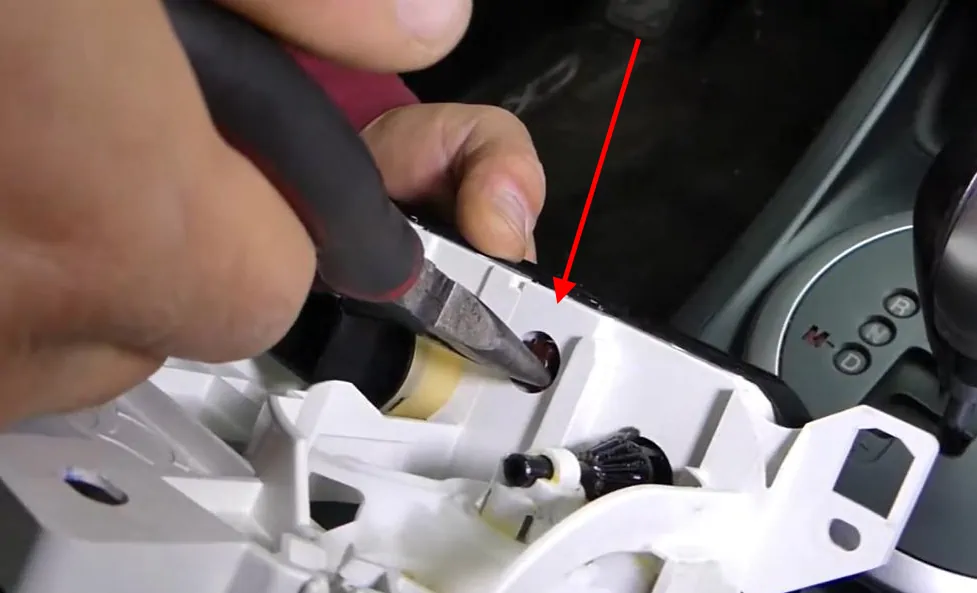 cx7 вынимаем лампу климат контроля