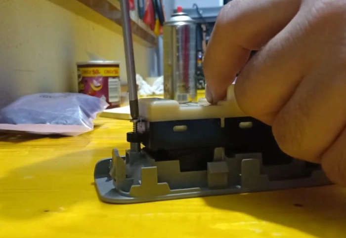 Power Window Switch TOYOTA Passo 2010 DBA-NGC30 disassemble, ремонт переключателя стеклоподъёмников 